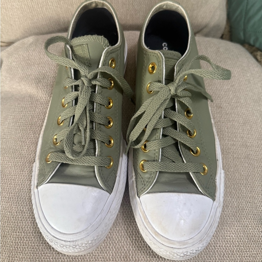Converse Chuck Taylor low cut sneakers